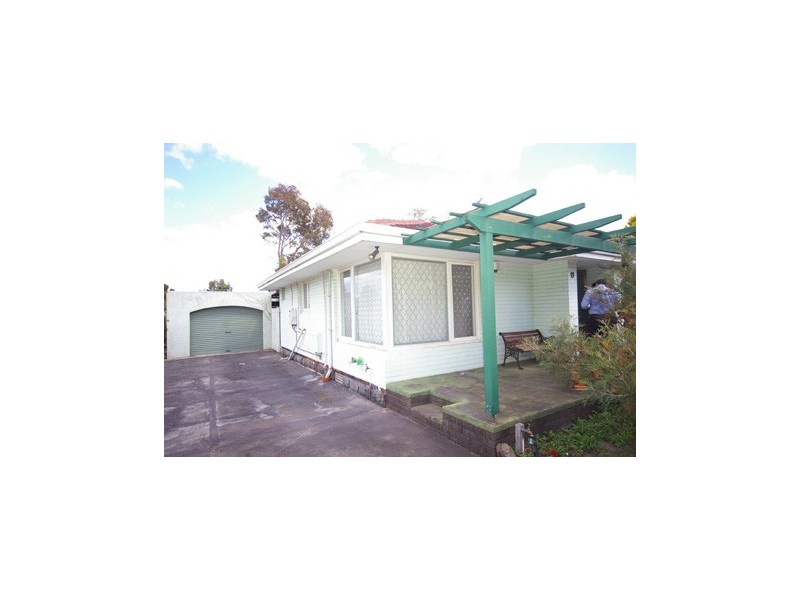 17 Pannell Way, Girrawheen WA 6064