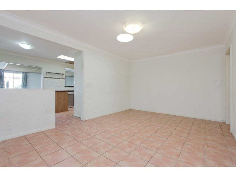 7 Dodds Place, Beechboro WA 6063