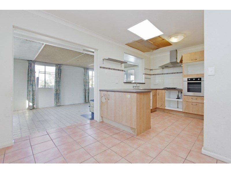7 Dodds Place, Beechboro WA 6063