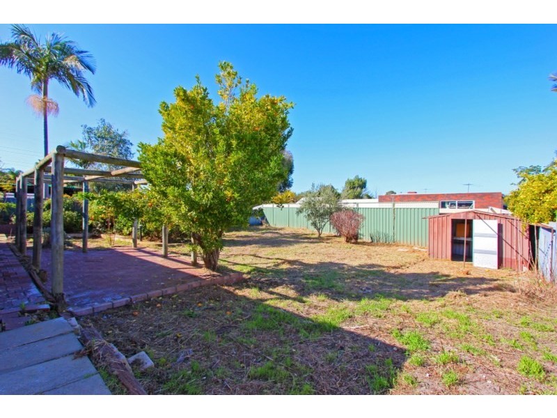 7 Dodds Place, Beechboro WA 6063