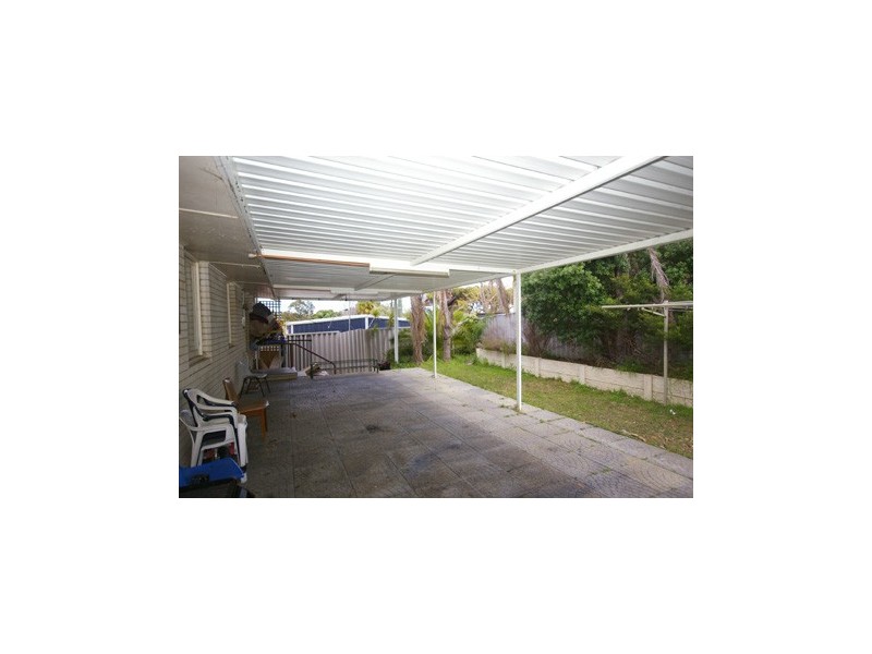 1 Barrows Way, Balga WA 6061