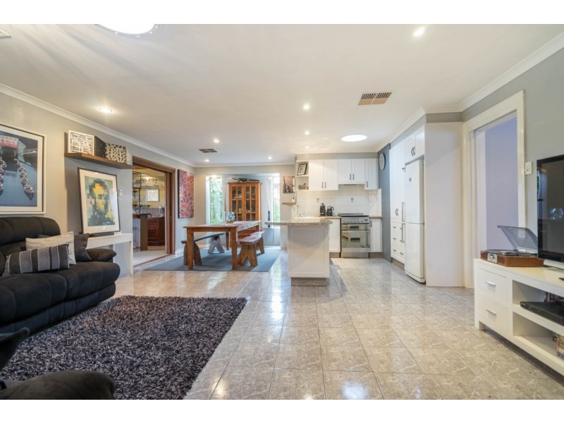 25 Beedelup Close, Ballajura WA 6066