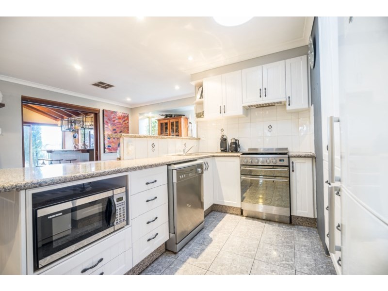 25 Beedelup Close, Ballajura WA 6066