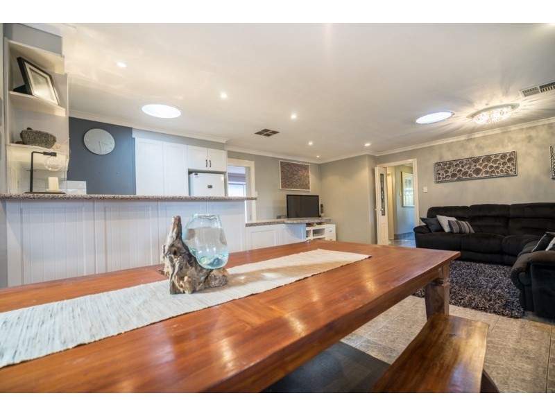 25 Beedelup Close, Ballajura WA 6066