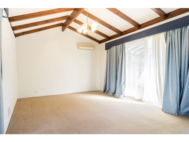 15 Daventry Drive, Alexander Heights WA 6064