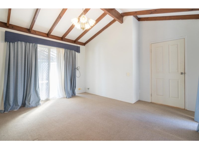 15 Daventry Drive, Alexander Heights WA 6064