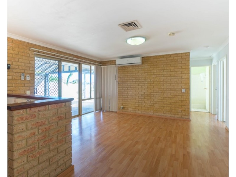 15 Daventry Drive, Alexander Heights WA 6064