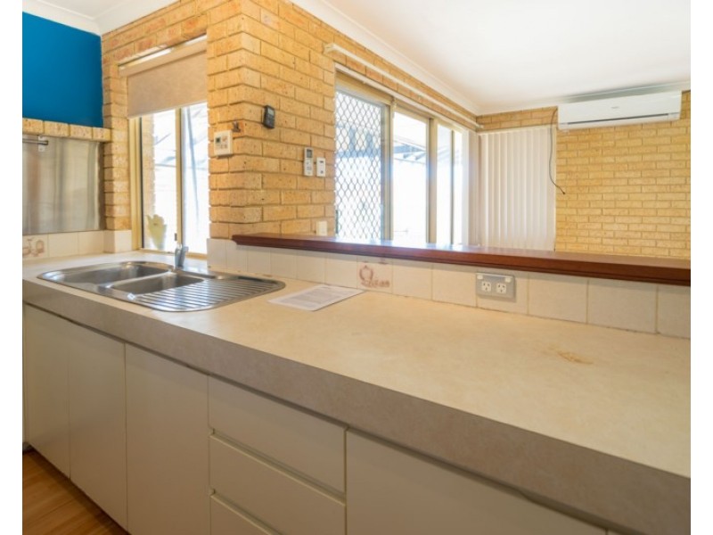 15 Daventry Drive, Alexander Heights WA 6064