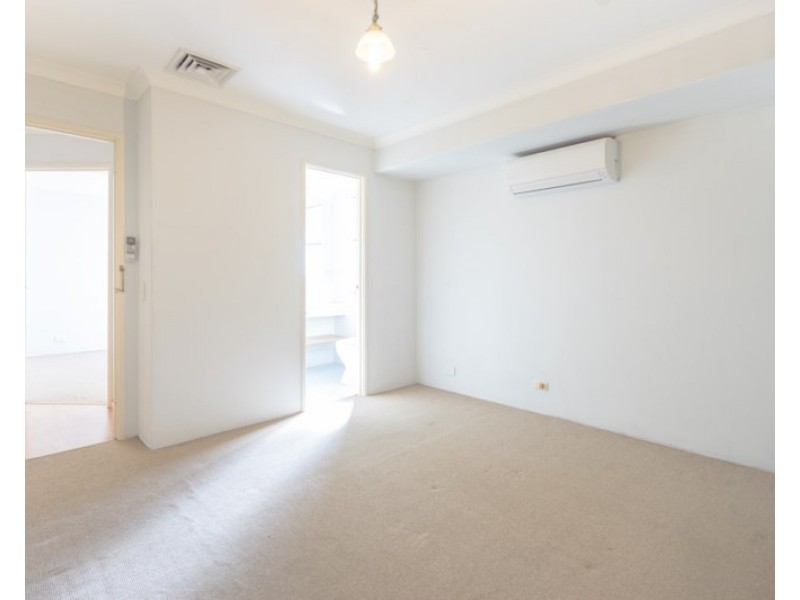 15 Daventry Drive, Alexander Heights WA 6064