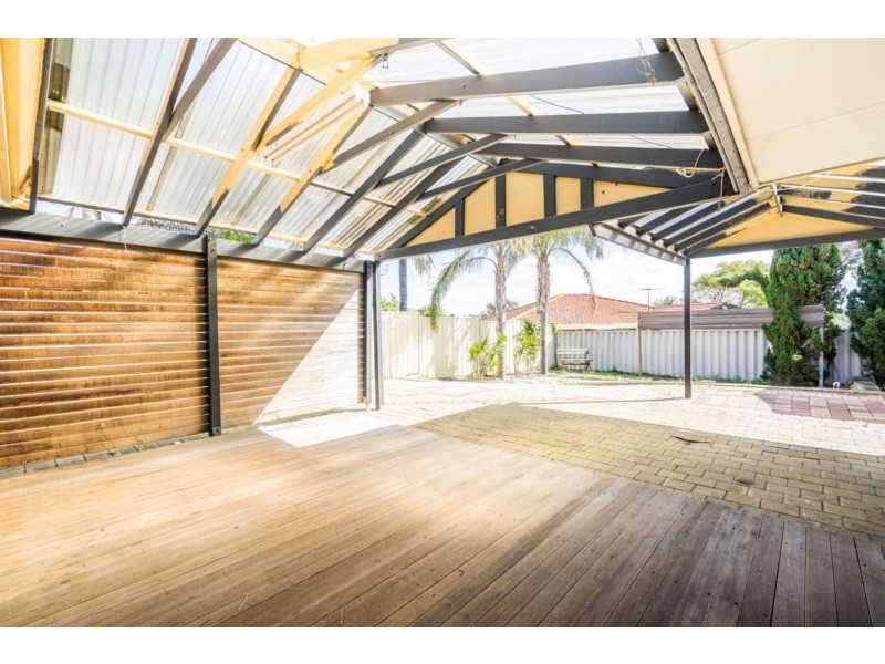 15 Daventry Drive, Alexander Heights WA 6064