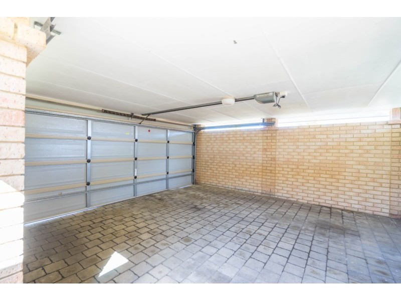 15 Daventry Drive, Alexander Heights WA 6064