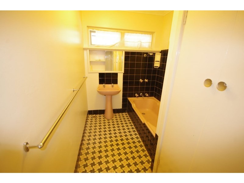 7 Balcombe Street, Westminster WA 6061