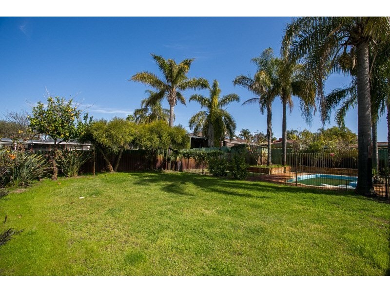 5 Carstairs Court, Beechboro WA 6063