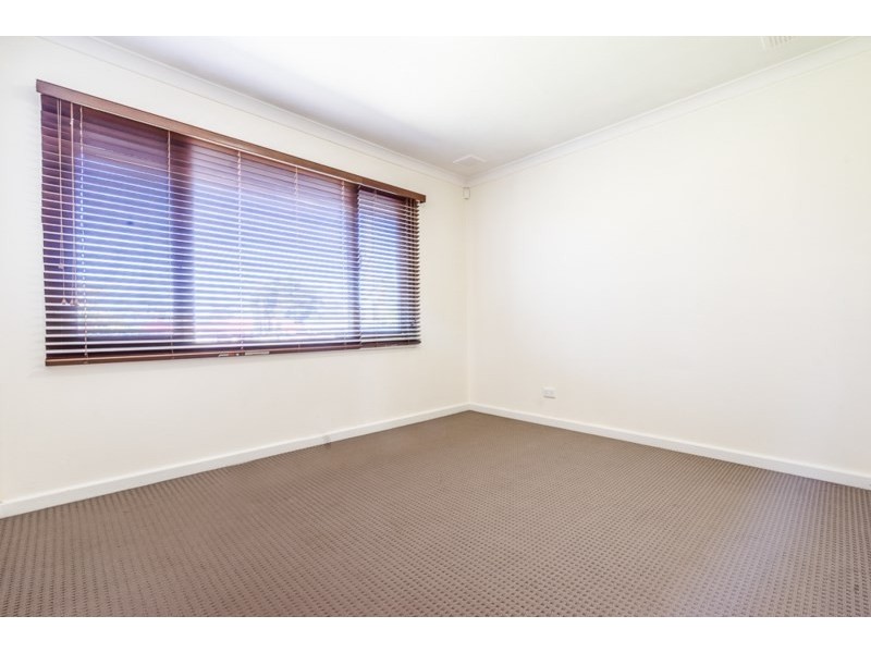 19b Golders Way, Girrawheen WA 6064