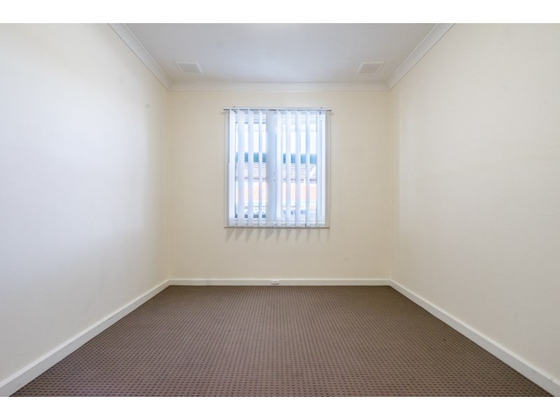 19b Golders Way, Girrawheen WA 6064