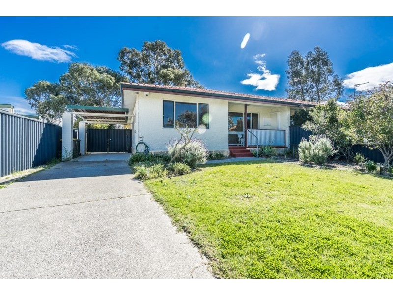 19b Golders Way, Girrawheen WA 6064