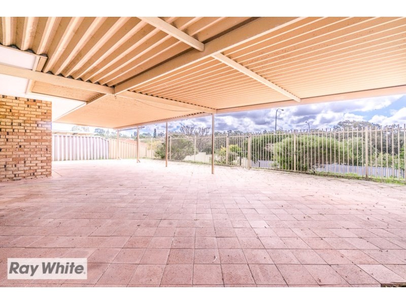 5 Lambourne Retreat, Mirrabooka WA 6061