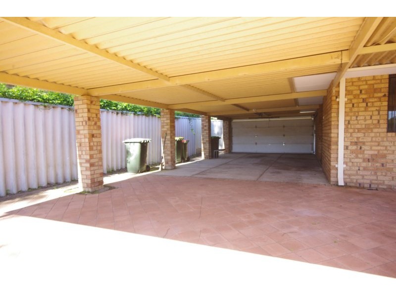 5 Lambourne Retreat, Mirrabooka WA 6061
