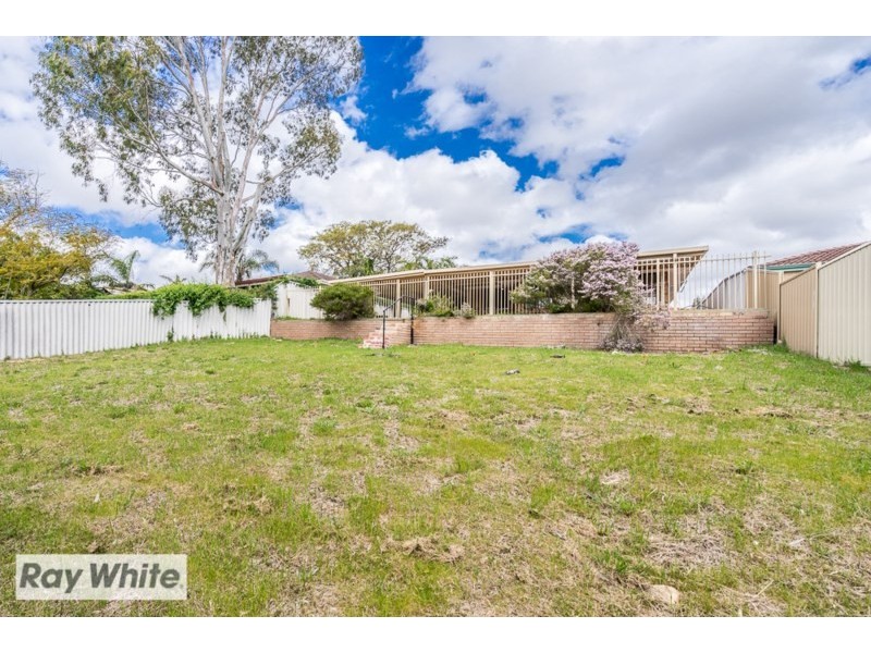 5 Lambourne Retreat, Mirrabooka WA 6061