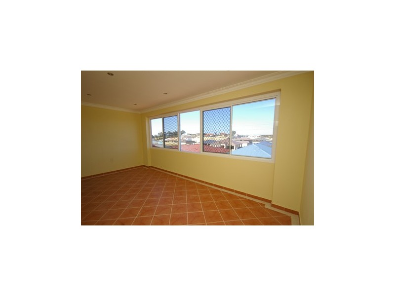 23 Hardcastle Avenue, Landsdale WA 6065