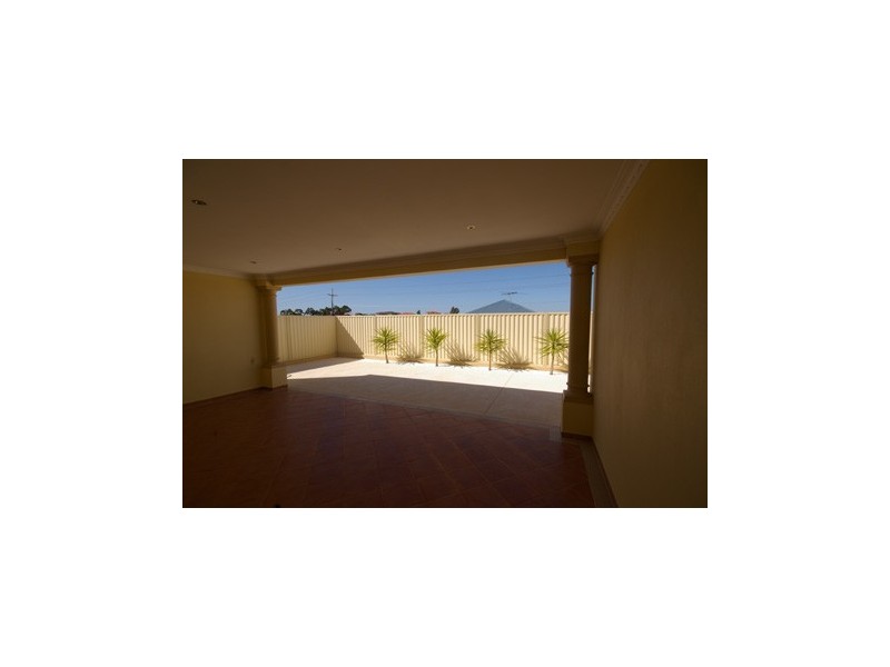 23 Hardcastle Avenue, Landsdale WA 6065