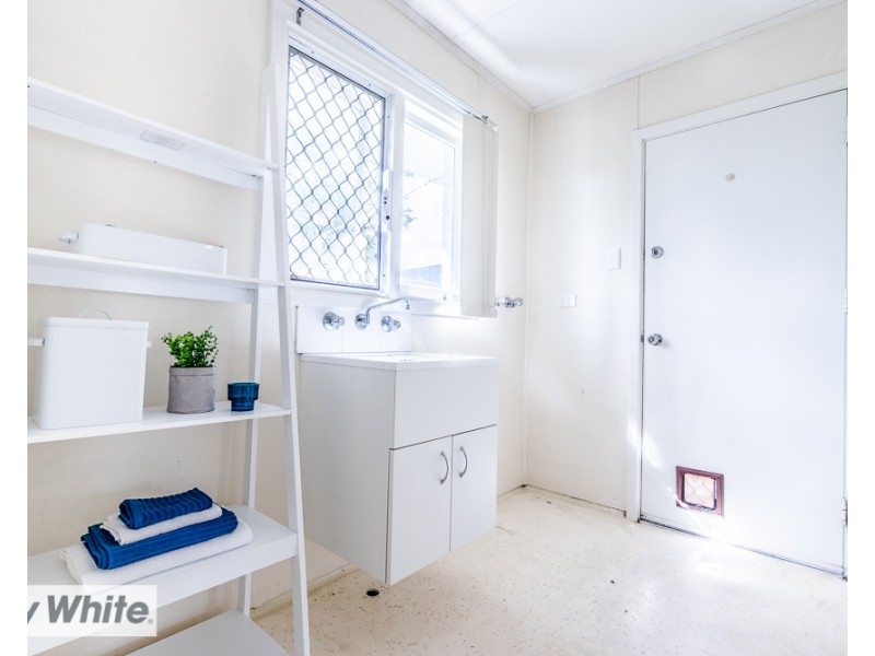 1A Connell Way, Girrawheen WA 6064