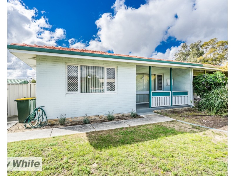 1A Connell Way, Girrawheen WA 6064