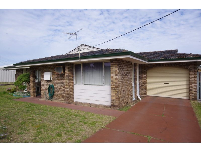 45 Mayflower Crescent, Craigie WA 6025