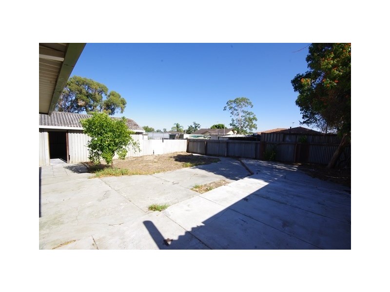 39 Burnham Way, Girrawheen WA 6064