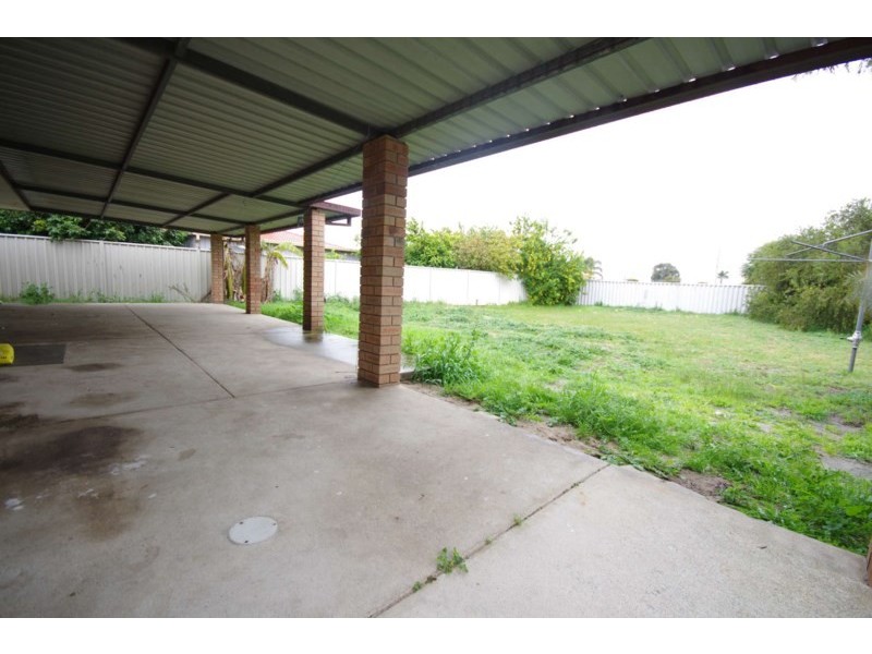 4 Columbia Way, Beechboro WA 6063