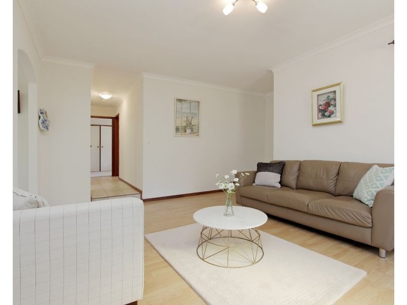 4 Camfield Place, Beechboro WA 6063