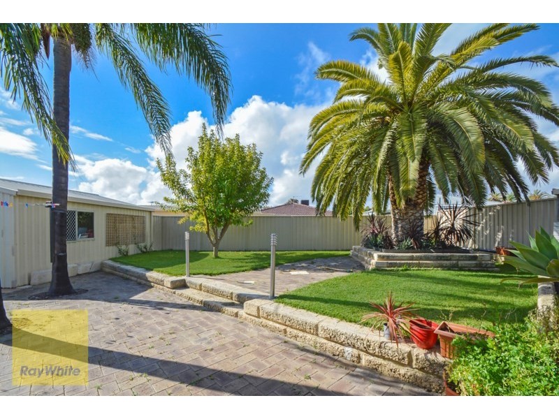 29 Napier Road, Marangaroo WA 6064