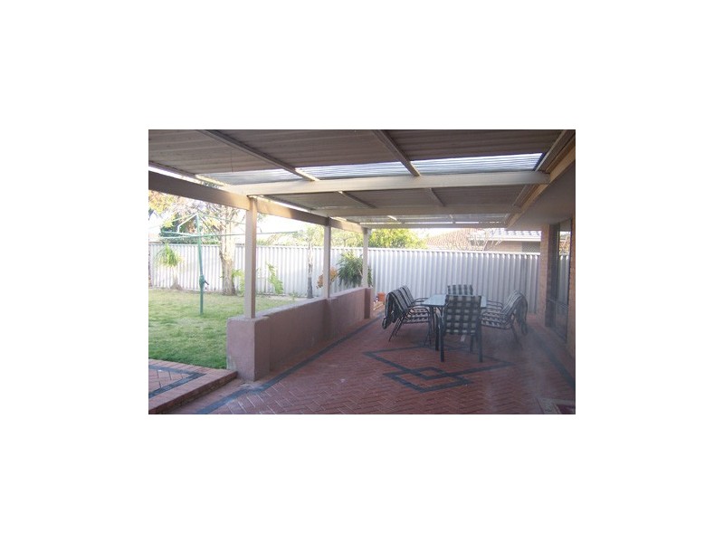 1 Yacht Court, Heathridge WA 6027