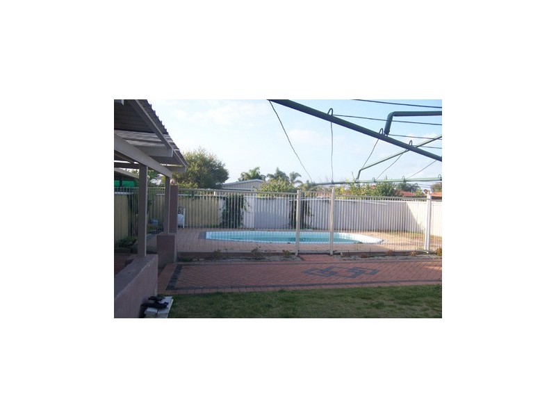 1 Yacht Court, Heathridge WA 6027