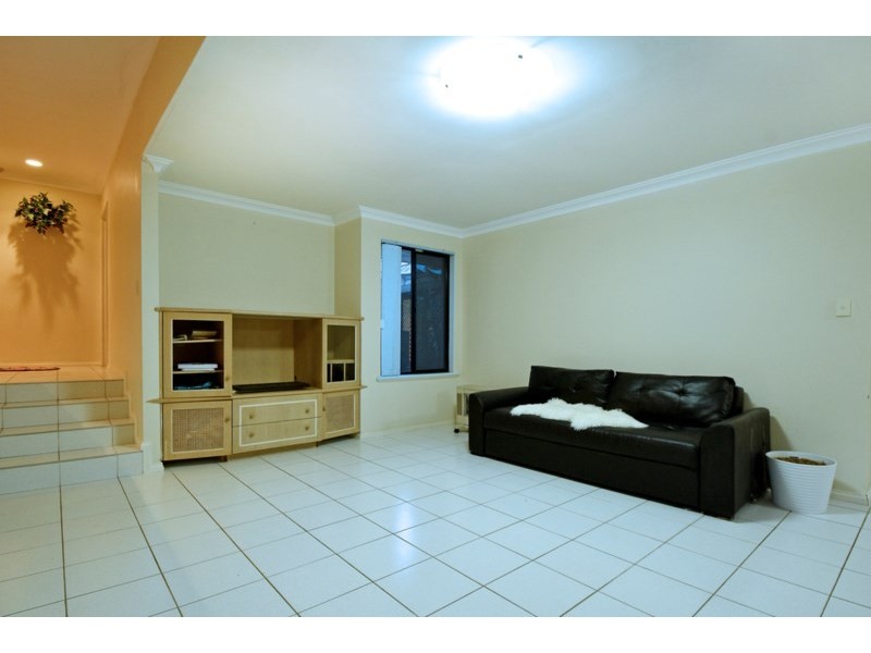 407 Summerlakes Parade, Ballajura WA 6066