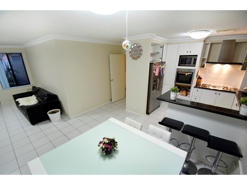 407 Summerlakes Parade, Ballajura WA 6066