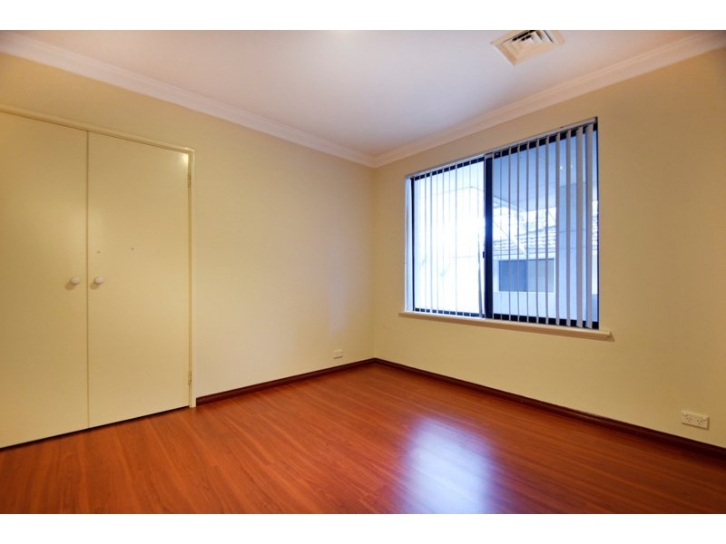 407 Summerlakes Parade, Ballajura WA 6066