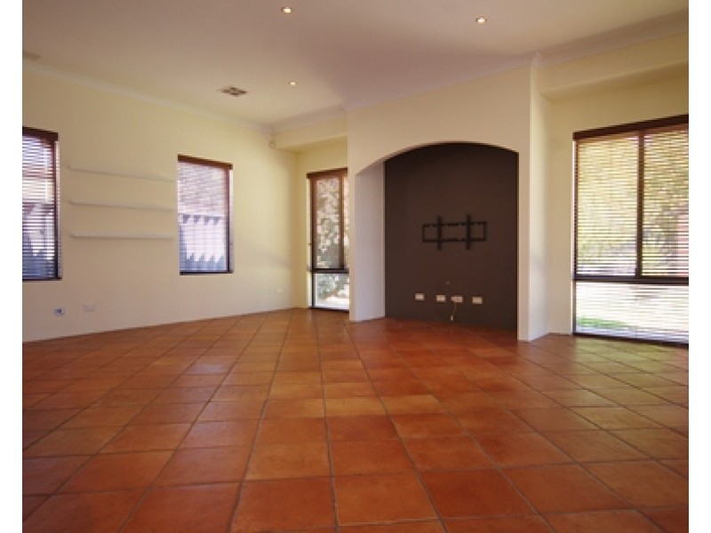 9 Garnett Place, Balga WA 6061