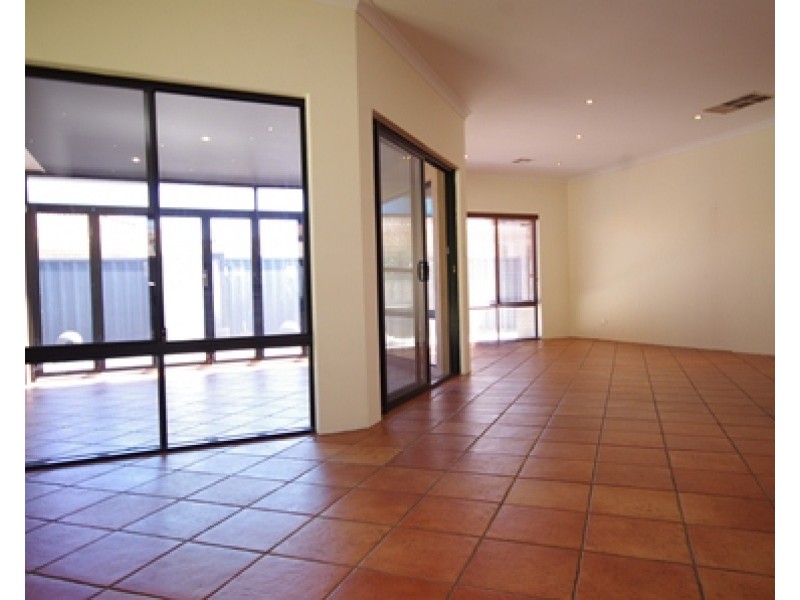 9 Garnett Place, Balga WA 6061