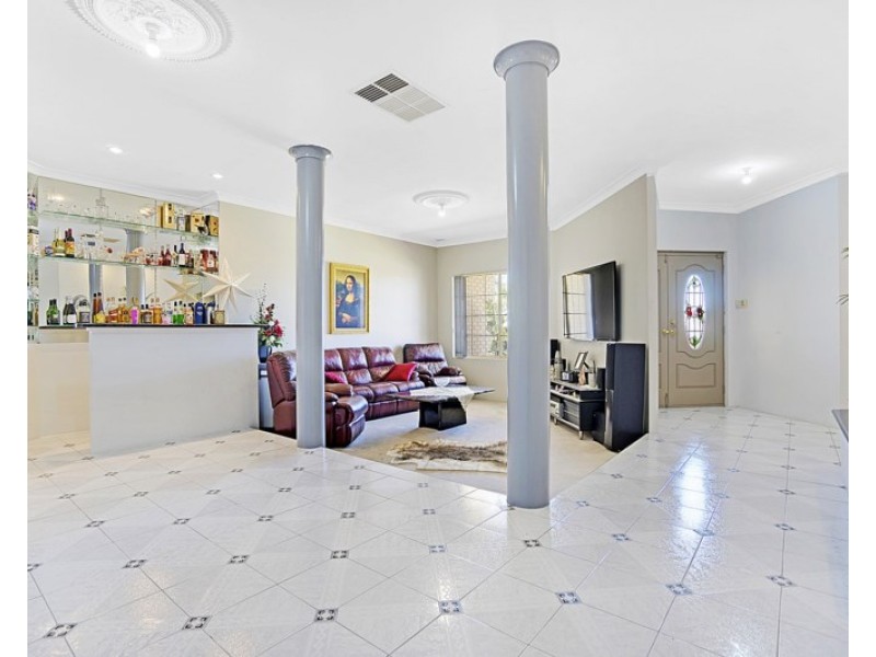 5 Diploma Rise, Marangaroo WA 6064