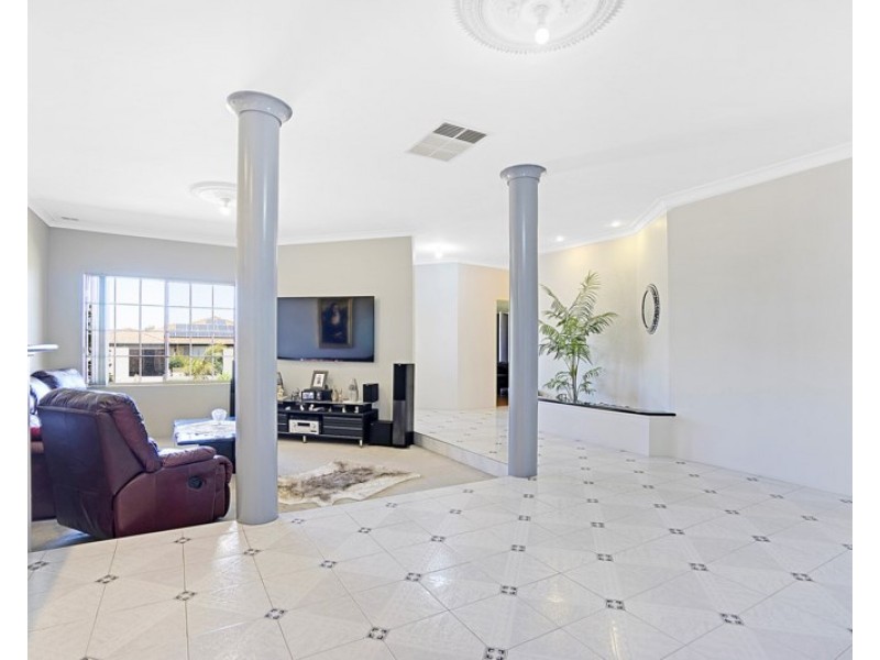 5 Diploma Rise, Marangaroo WA 6064