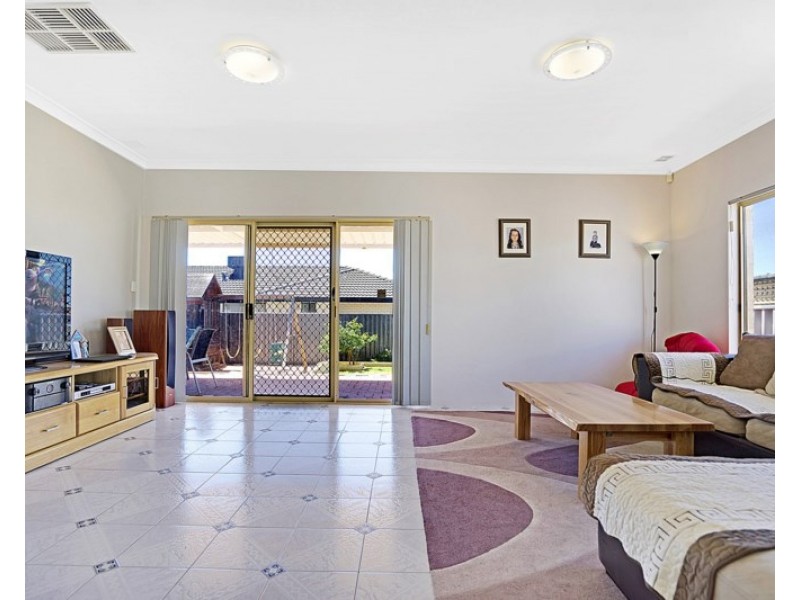 5 Diploma Rise, Marangaroo WA 6064