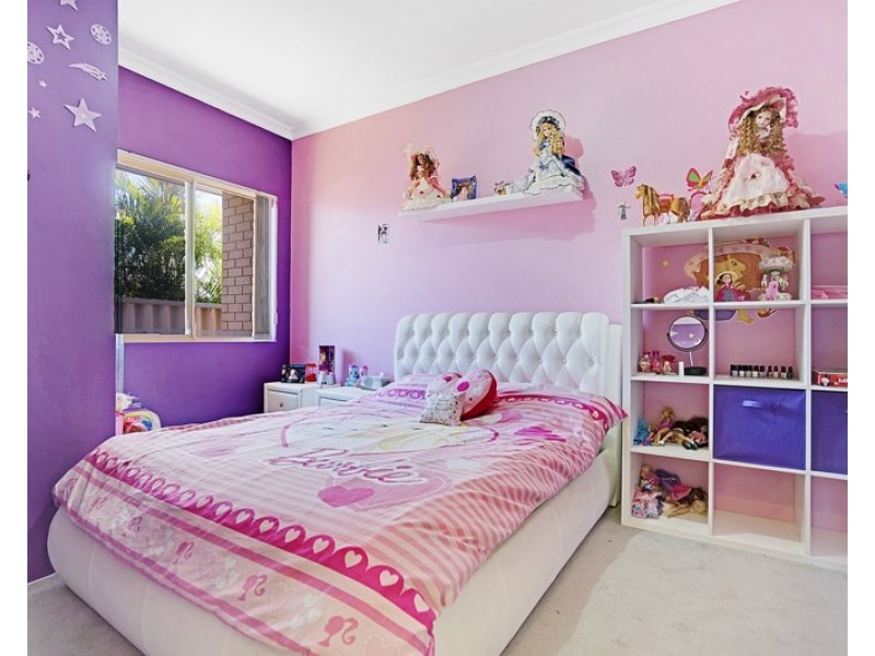 5 Diploma Rise, Marangaroo WA 6064