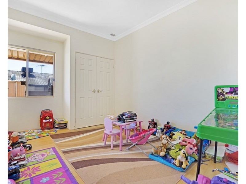 5 Diploma Rise, Marangaroo WA 6064