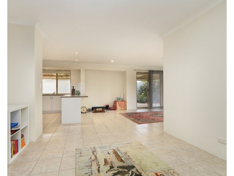 82 Bottlebrush Drive, Kiara WA 6054