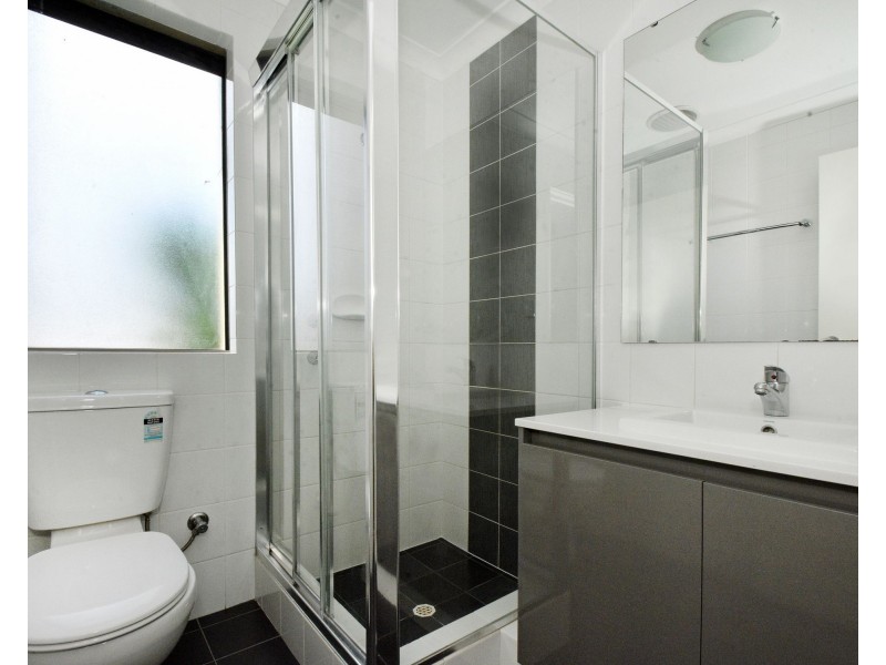 16 Hoypoy Gardens, Darch WA 6065