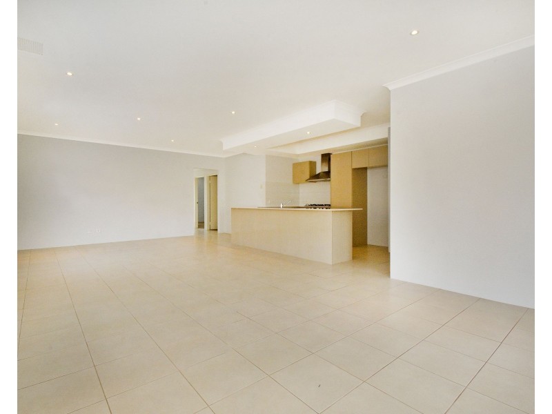 16 Hoypoy Gardens, Darch WA 6065