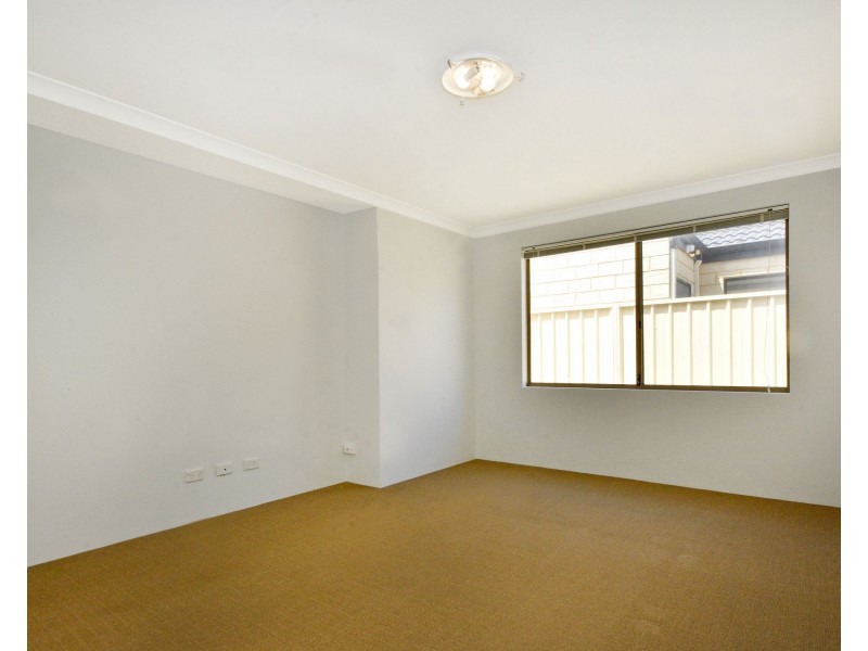 16 Hoypoy Gardens, Darch WA 6065