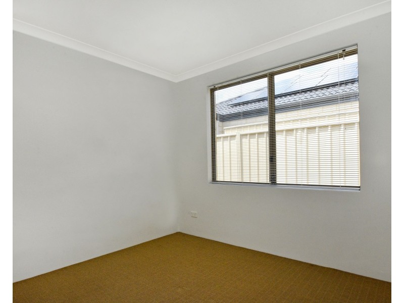 16 Hoypoy Gardens, Darch WA 6065