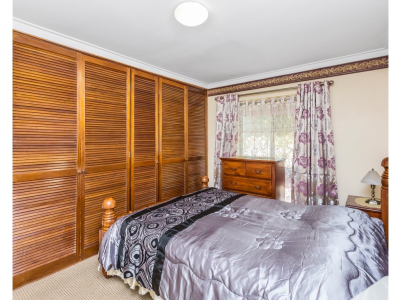 8 Chataway Road, Girrawheen WA 6064